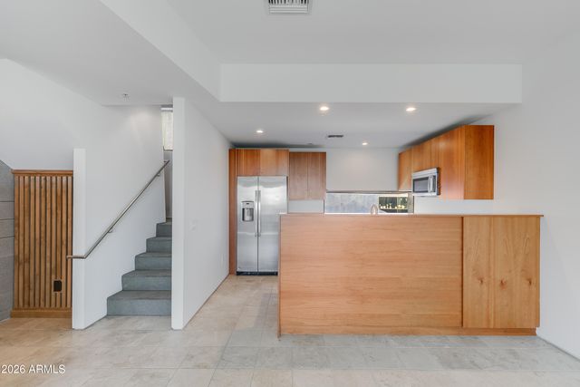 1145 E WHITTON Avenue 1008, Phoenix, AZ 85014