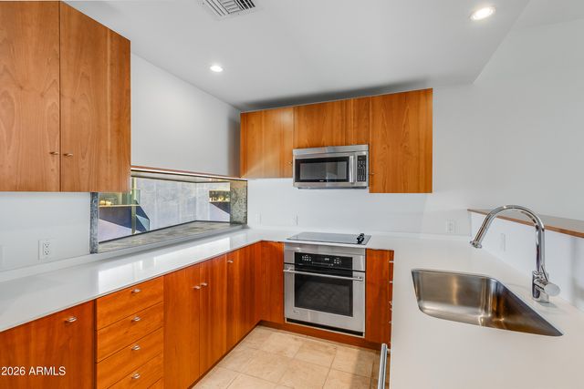1145 E WHITTON Avenue 1008, Phoenix, AZ 85014