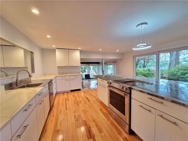 141 Glen Ridge Road, Cranston, RI 02920