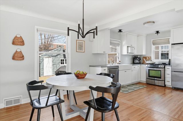 1491 California Avenue W, Falcon Heights, MN 55108