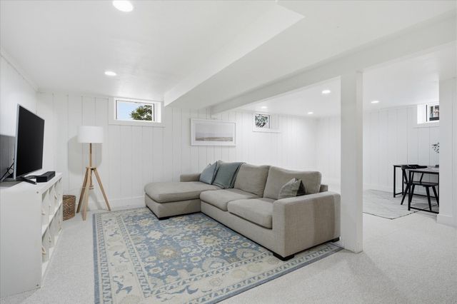 1491 California Avenue W, Falcon Heights, MN 55108