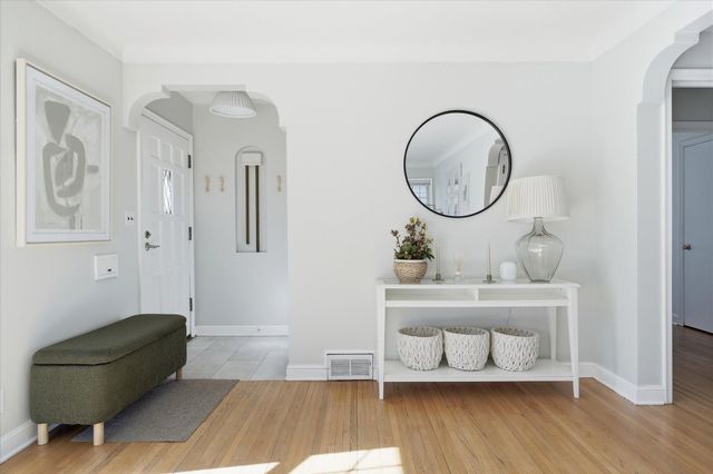 1491 California Avenue W, Falcon Heights, MN 55108