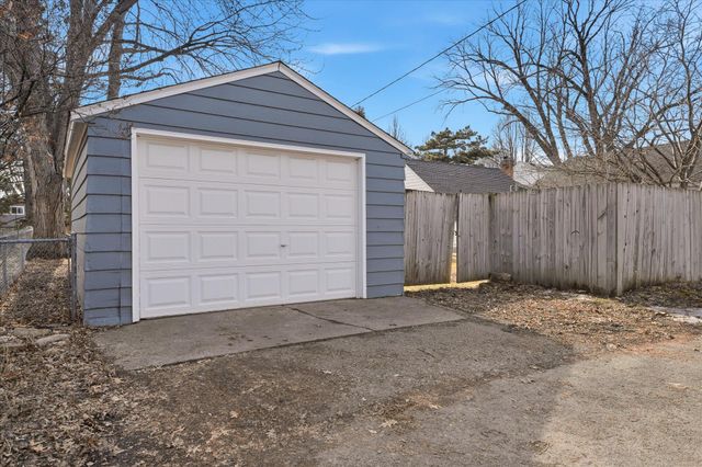 1491 California Avenue W, Falcon Heights, MN 55108