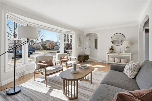 1491 California Avenue W, Falcon Heights, MN 55108