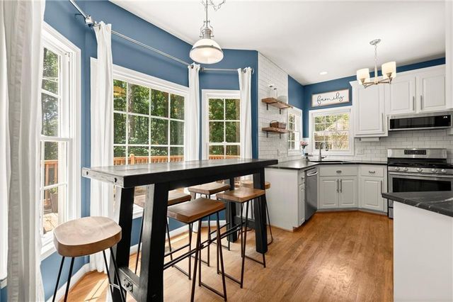 313 Thorntree Lane, Canton, GA 30115