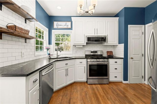 313 Thorntree Lane, Canton, GA 30115