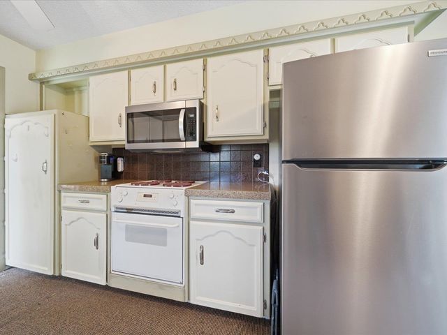 7321 W Suncrest St, Wichita, KS 67212