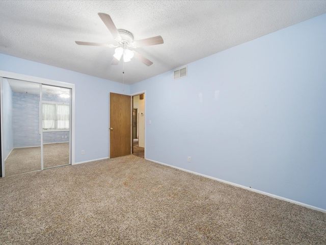7321 W Suncrest St, Wichita, KS 67212