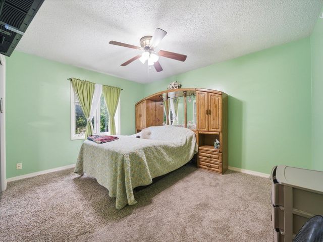 7321 W Suncrest St, Wichita, KS 67212