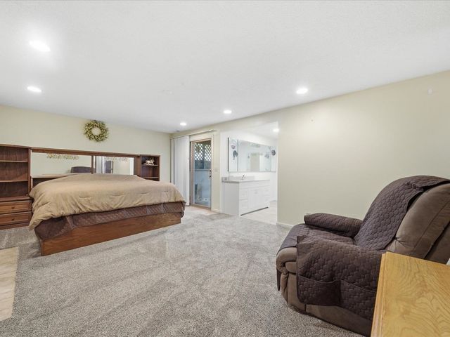 7321 W Suncrest St, Wichita, KS 67212