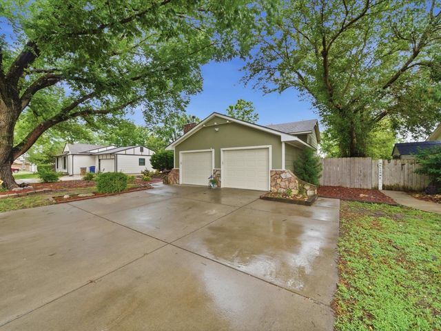 7321 W Suncrest St, Wichita, KS 67212