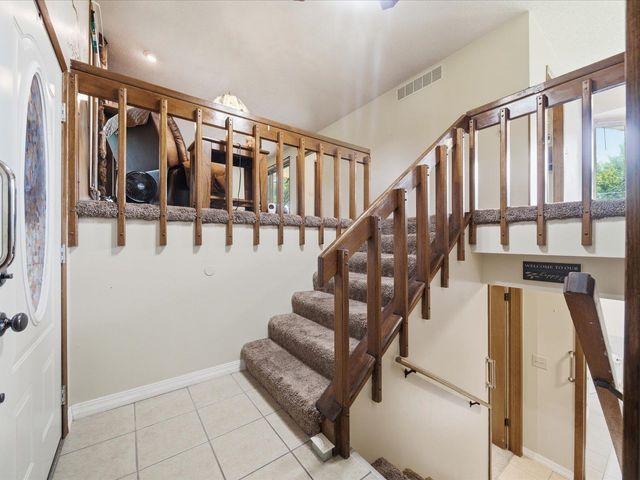 7321 W Suncrest St, Wichita, KS 67212