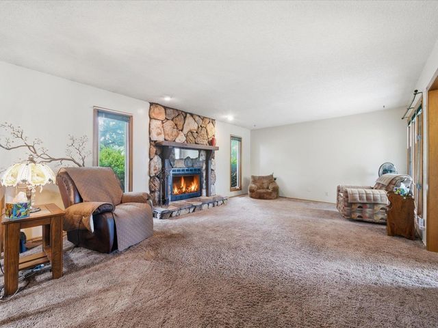 7321 W Suncrest St, Wichita, KS 67212