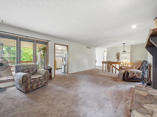 7321 W Suncrest St, Wichita, KS 67212