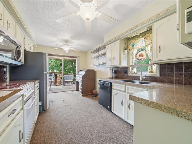 7321 W Suncrest St, Wichita, KS 67212