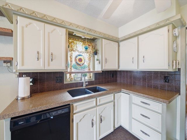 7321 W Suncrest St, Wichita, KS 67212