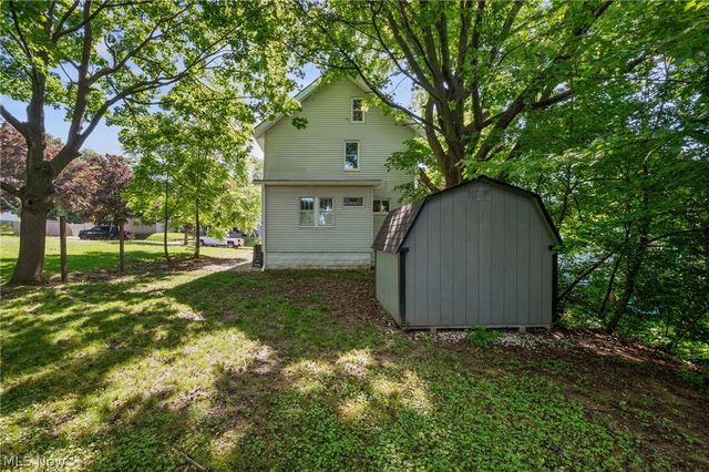 2164 11th Street SW, Akron, OH 44314