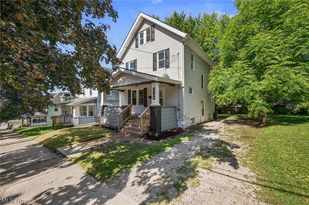 2164 11th Street SW, Akron, OH 44314