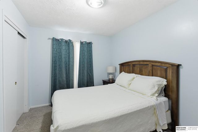 8609 Park View Boulevard, La Vista, NE 68128