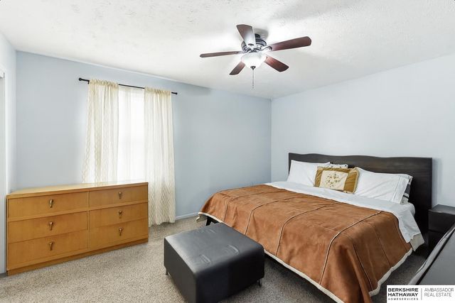 8609 Park View Boulevard, La Vista, NE 68128