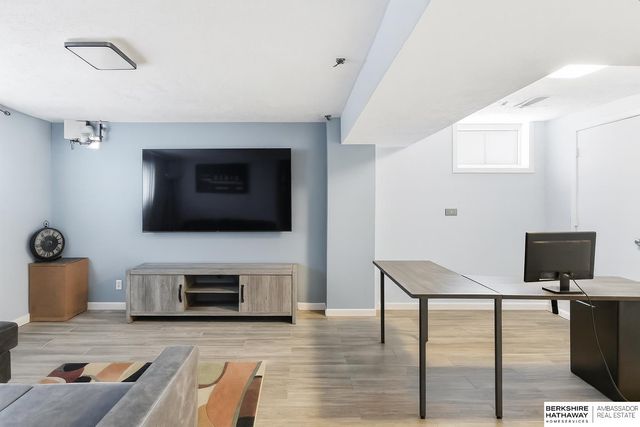 8609 Park View Boulevard, La Vista, NE 68128