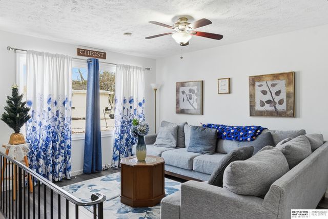 8609 Park View Boulevard, La Vista, NE 68128