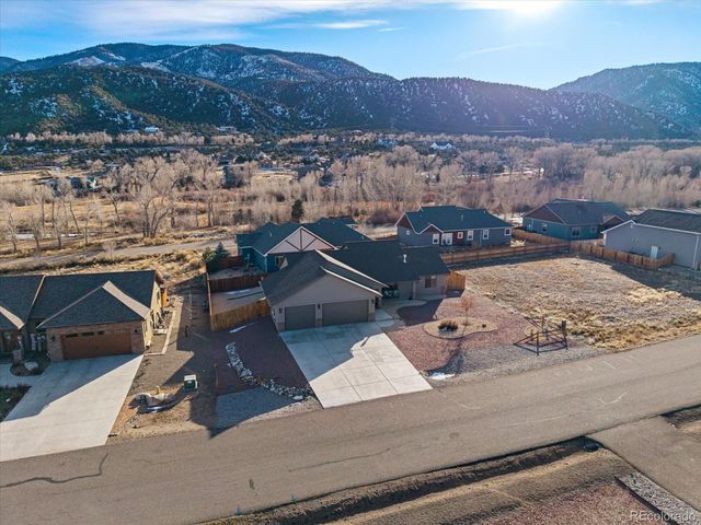 1115 E Sabeta Avenue, Poncha Springs, CO 81242