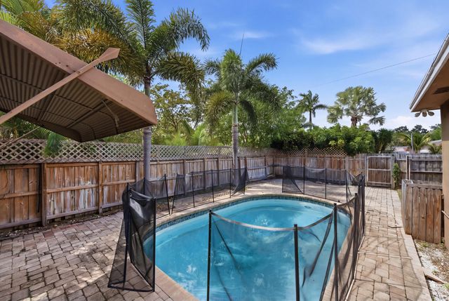 303 Cornell Drive, Lake Worth Beach, FL 33460