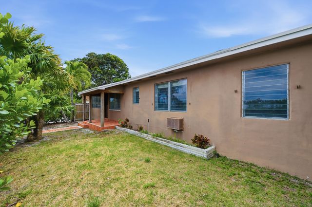 303 Cornell Drive, Lake Worth Beach, FL 33460