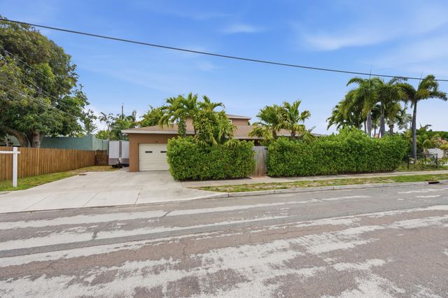 303 Cornell Drive, Lake Worth Beach, FL 33460
