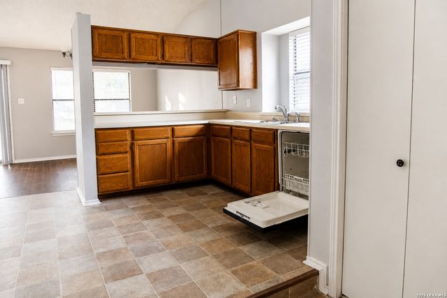 8419 Tiguex, Universal City, TX 78148