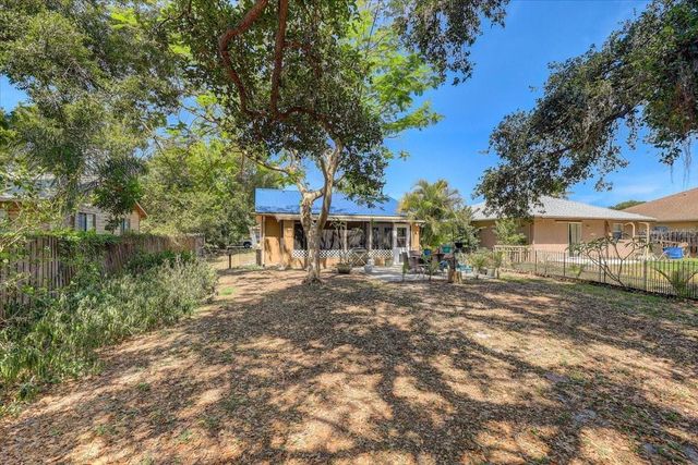 222 GLENWOOD AVENUE, Osprey, FL 34229