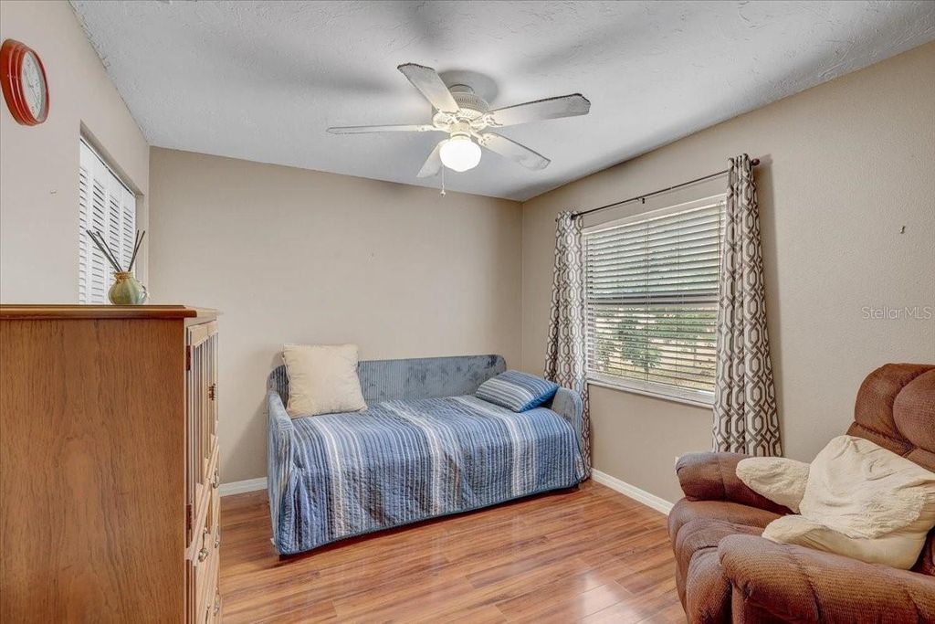Image 20 of property listing at 222 GLENWOOD AVENUE, Osprey, FL 34229
