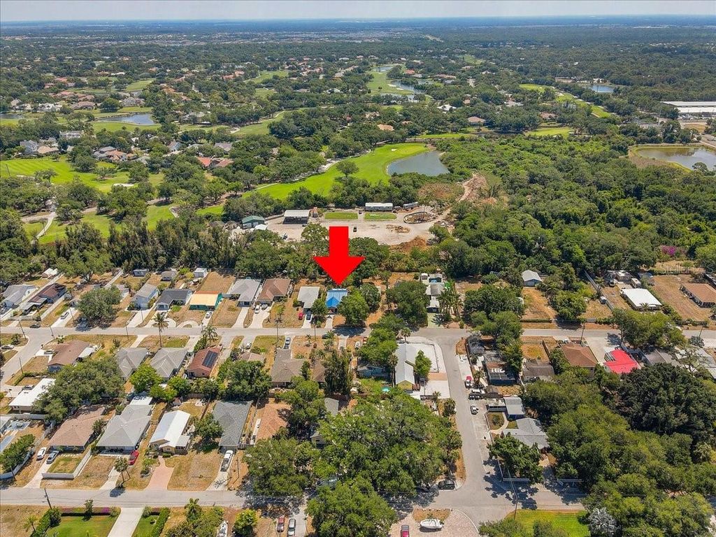 Image 45 of property listing at 222 GLENWOOD AVENUE, Osprey, FL 34229