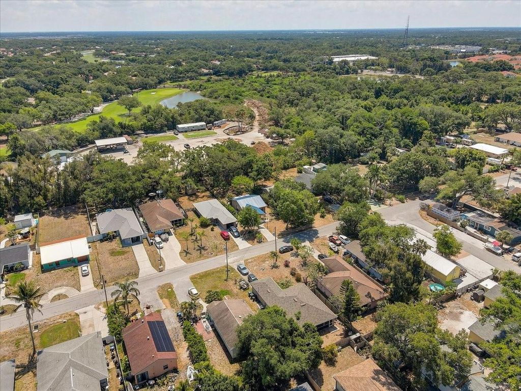 Image 47 of property listing at 222 GLENWOOD AVENUE, Osprey, FL 34229