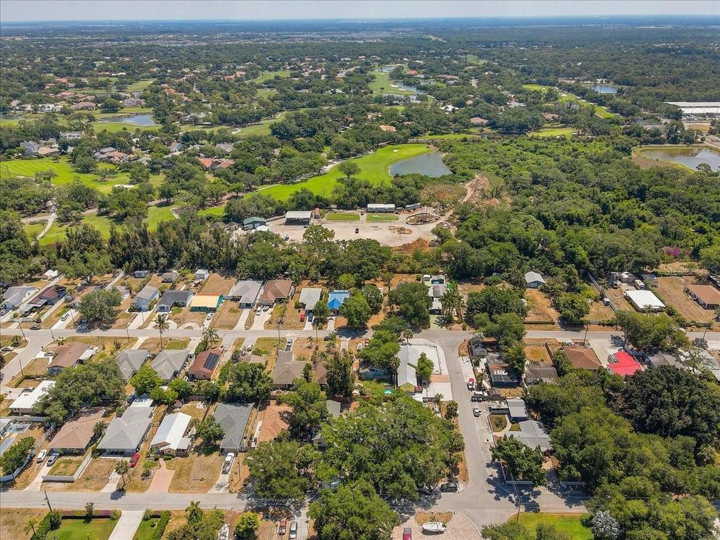 Image 53 of property listing at 222 GLENWOOD AVENUE, Osprey, FL 34229