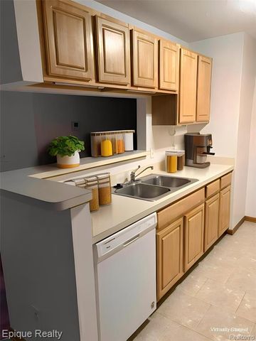 204 Marigold Circle, Westland, MI 48185