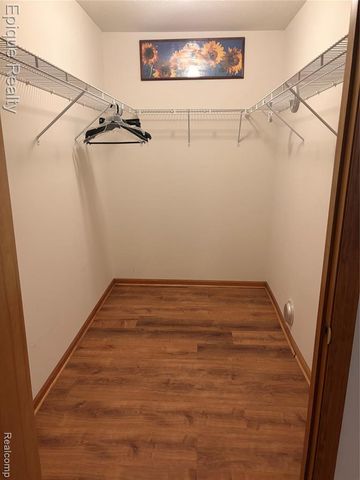 204 Marigold Circle, Westland, MI 48185