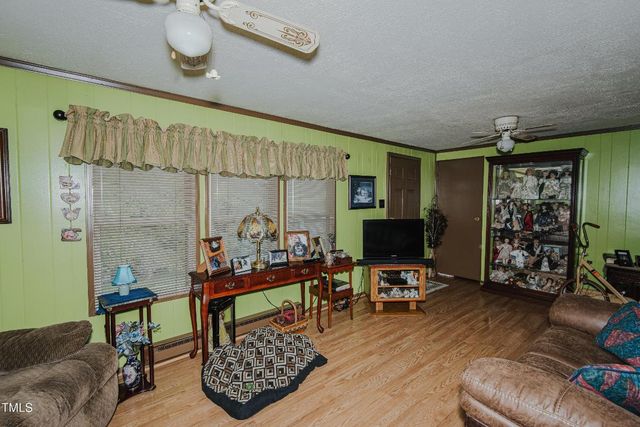 6869 87, Graham, NC 27253