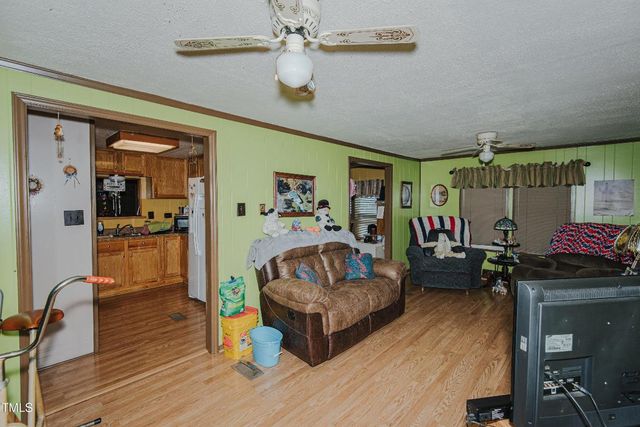6869 87, Graham, NC 27253
