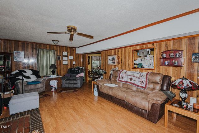 6869 87, Graham, NC 27253