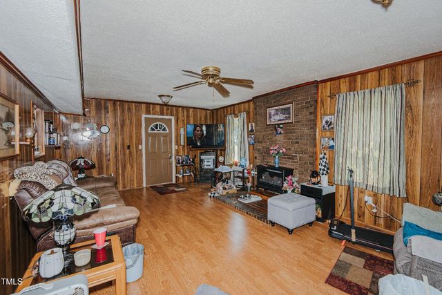 6869 87, Graham, NC 27253