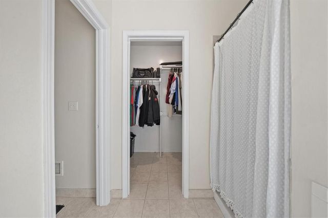18424 S Juniper Street, Gardner, KS 66030