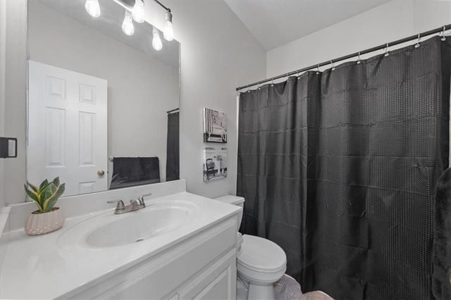 18424 S Juniper Street, Gardner, KS 66030
