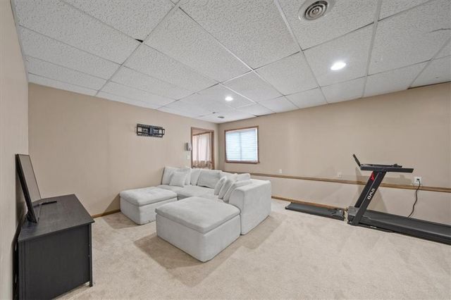 18424 S Juniper Street, Gardner, KS 66030