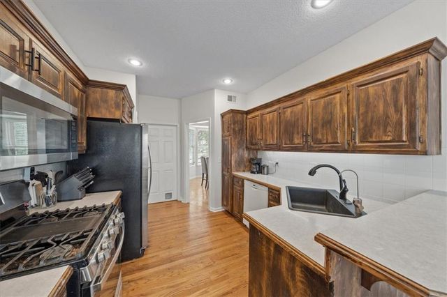 18424 S Juniper Street, Gardner, KS 66030