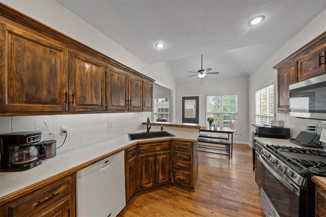 18424 S Juniper Street, Gardner, KS 66030
