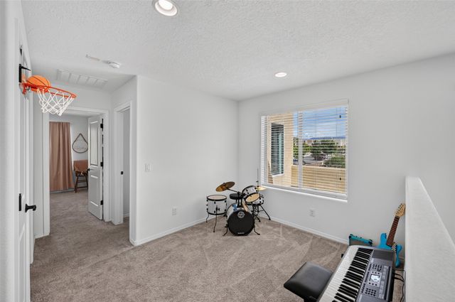 4925 Venado Peak, Santa Fe, NM 87507