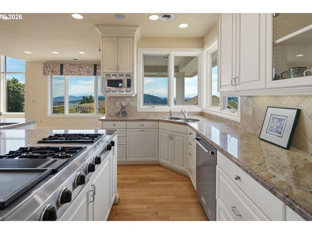 11719 Se SOLOMON Ct, Happy Valley, OR 97086