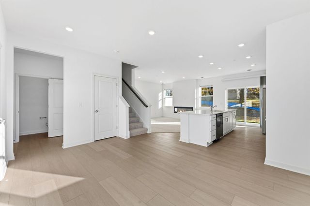 10514 Harbor Lane N, Maple Grove, MN 55369